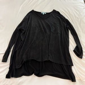 She + Sky black v-neck flowy long sleeve